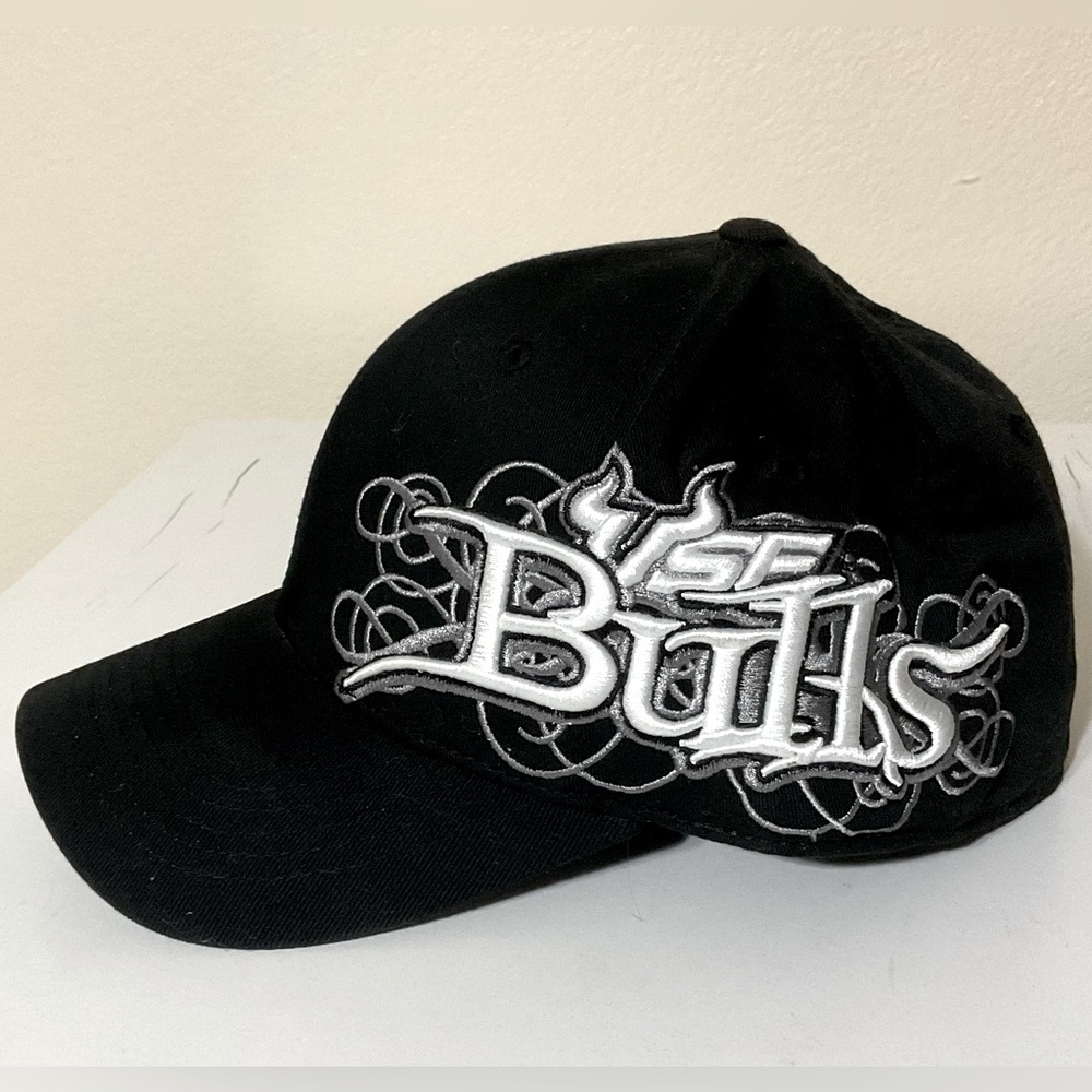 Rare USF Bulls Baseball Cap S/M Black, White